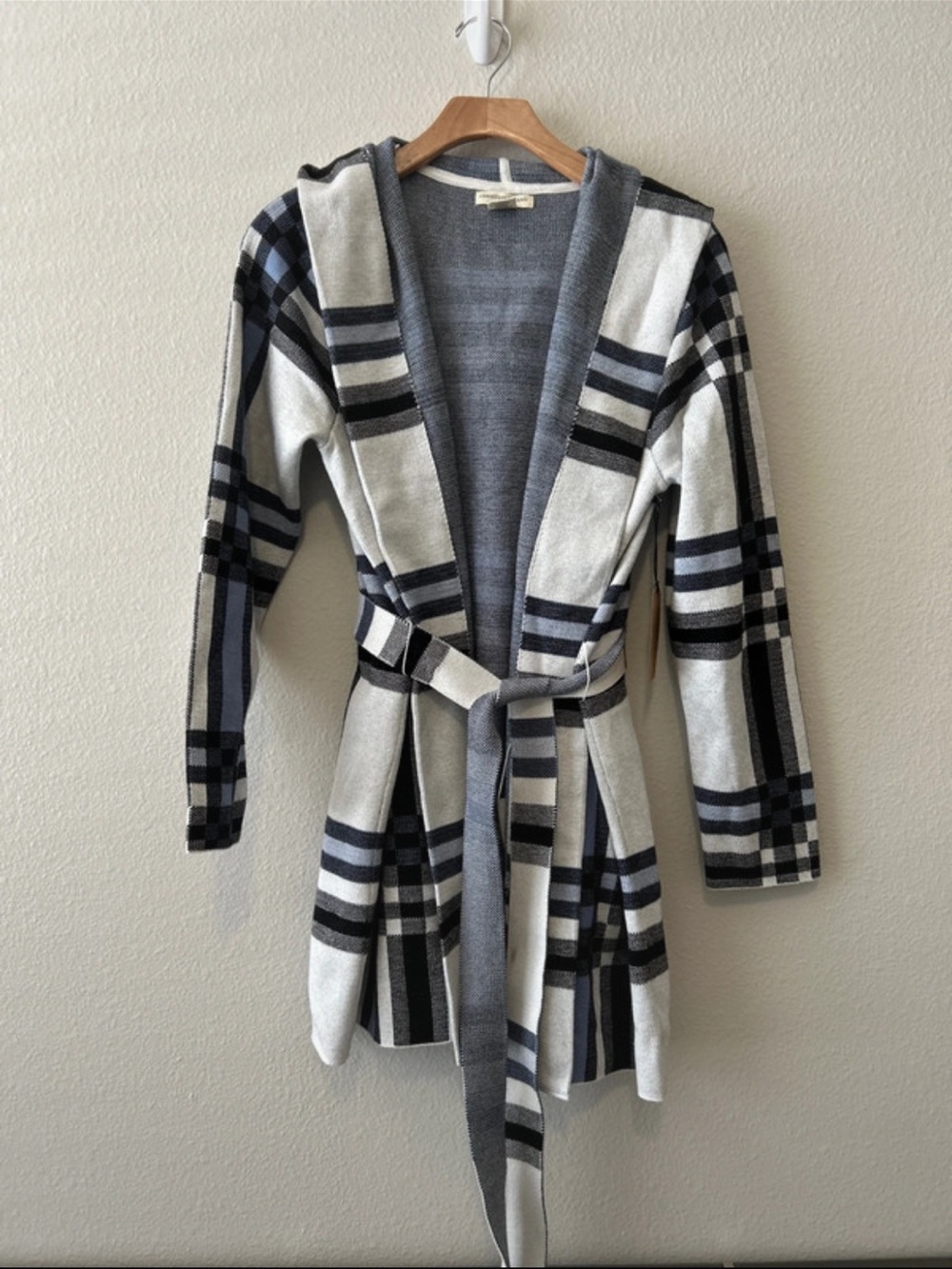 Christian Siriano Plaid Open-Front Belted Cardigan Sweater - Gray & White